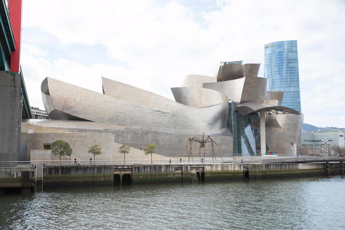 Pension H30 Bilbao Eksteriør bilde